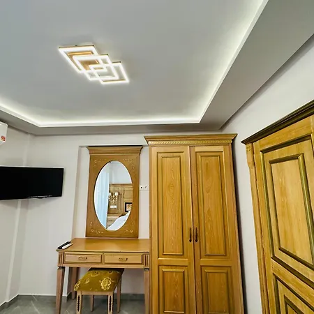 Meandros Center 3 *